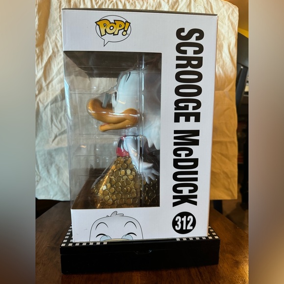 Scrooge McDuck Pop Funko 10 Inch - Picture 4 of 5